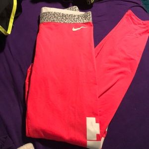 CLEARING CLOSET⚠️pink fleece lined Nike leggings